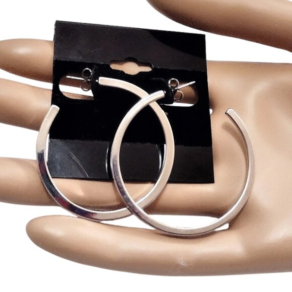 1 1/2" Avon Square Tube Hoop Pierced Post Earrings Silver Tone Vintage Open End - Picture 3 of 3